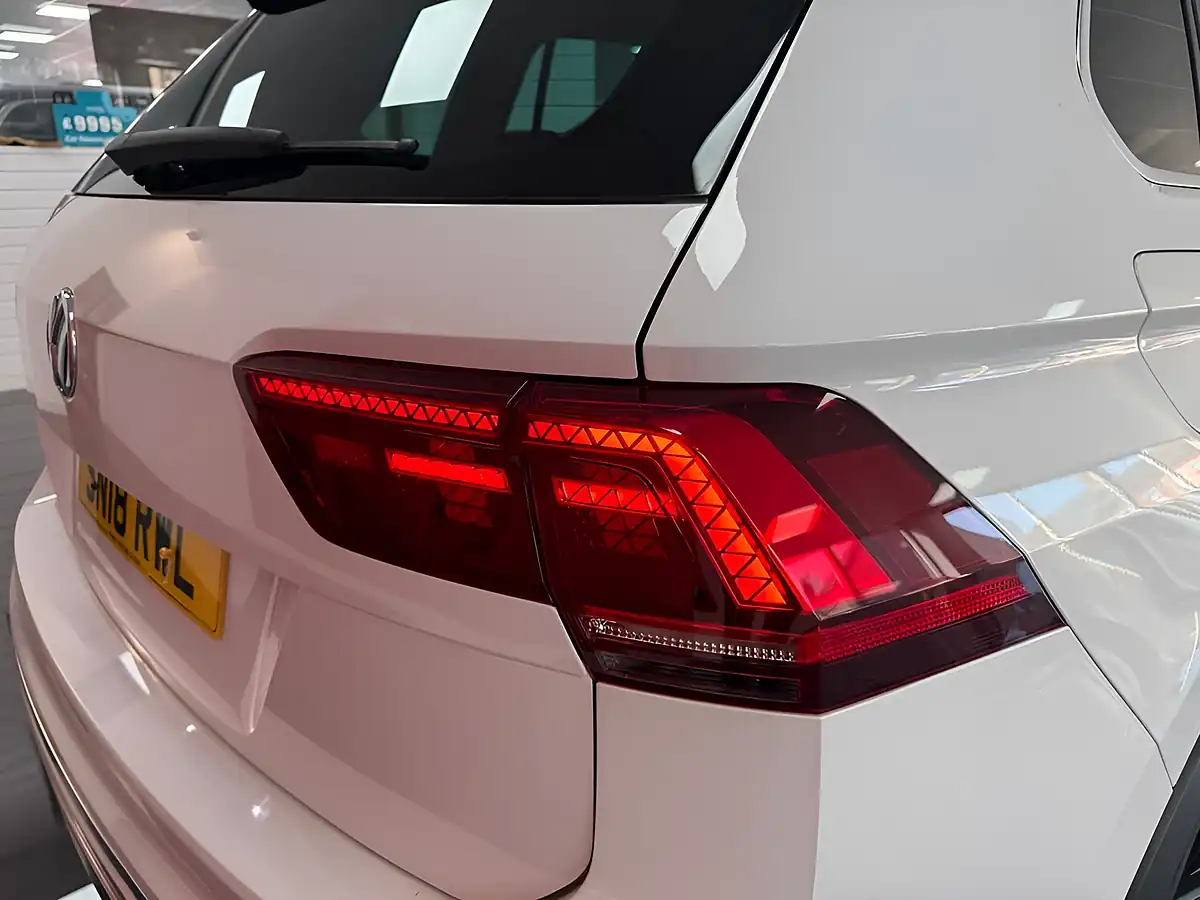 Used 2018 Volkswagen Tiguan R-Line White - Interior and Exterior details 8