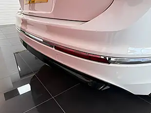 Used 2018 Volkswagen Tiguan R-Line White - Interior and Exterior details 9