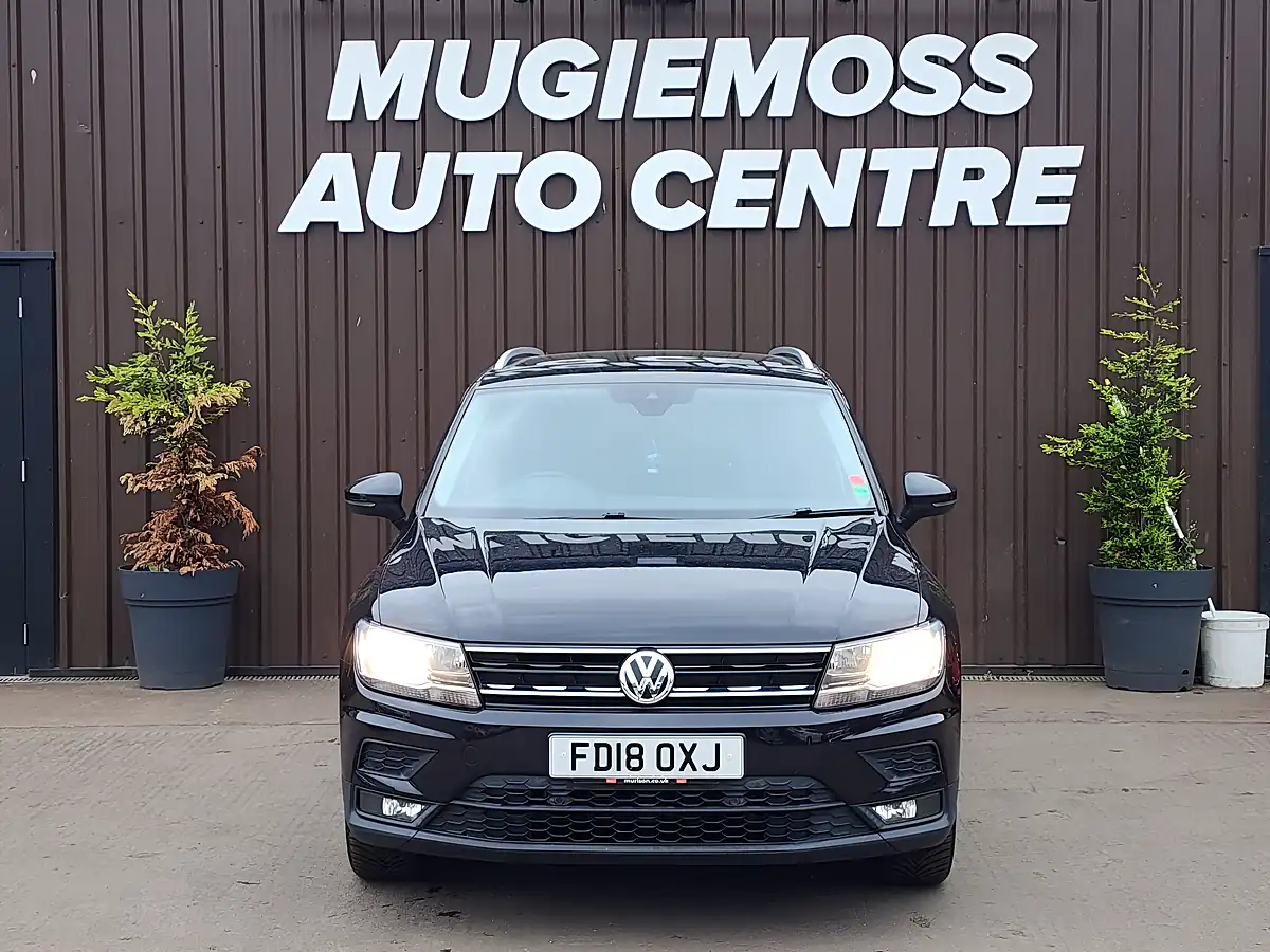 Used 2018 Volkswagen Tiguan Se Black - Interior and Exterior details 3
