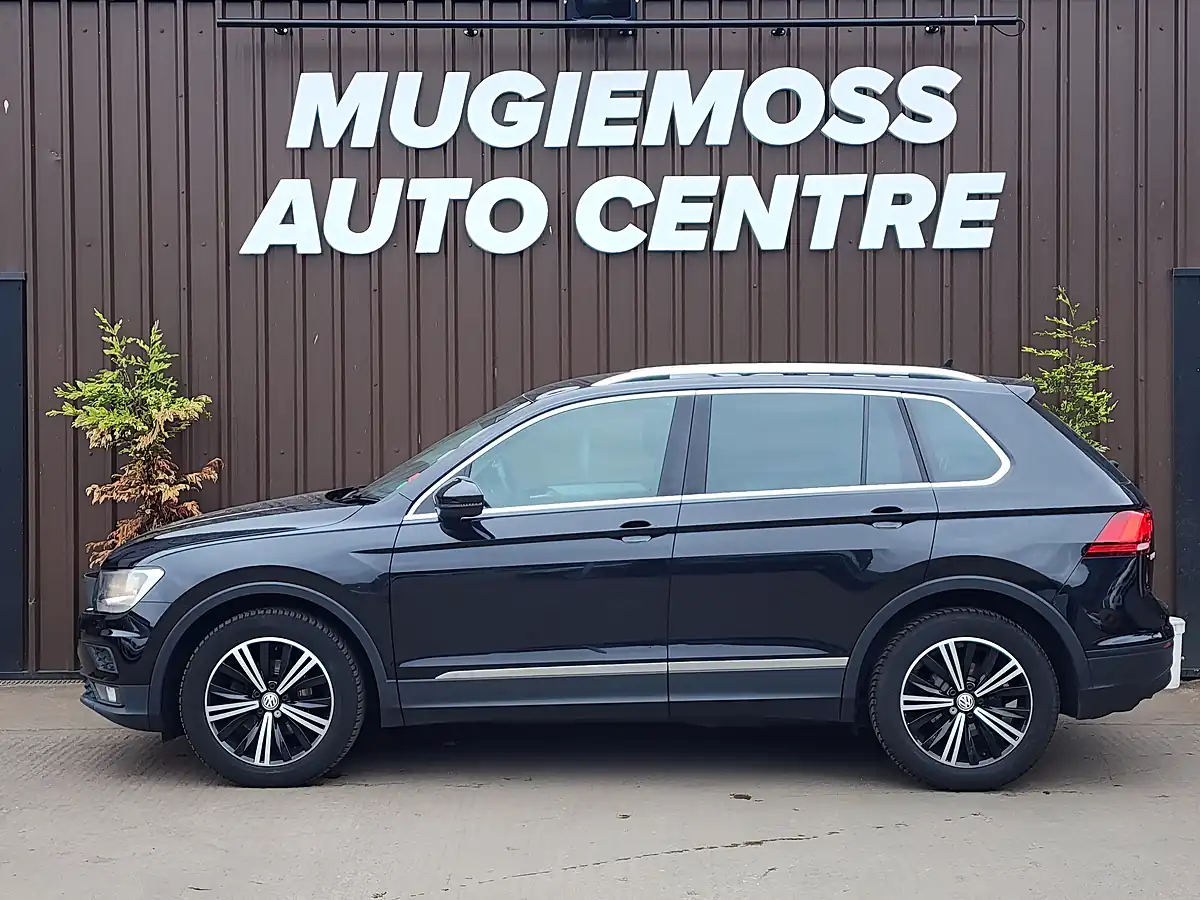 Used 2018 Volkswagen Tiguan Se Black - Interior and Exterior details 4