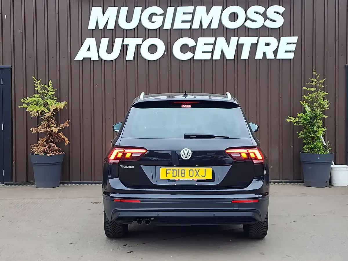 Used 2018 Volkswagen Tiguan Se Black - Interior and Exterior details 5