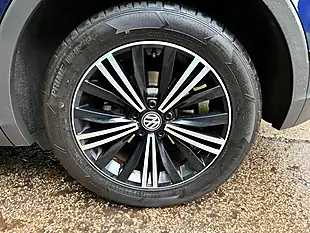 Used 2018 Volkswagen Tiguan Se Blue - Interior and Exterior details 13