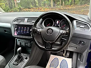 Used 2018 Volkswagen Tiguan Se Blue - Interior and Exterior details 14