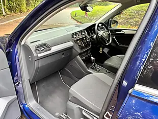 Used 2018 Volkswagen Tiguan Se Blue - Interior and Exterior details 16