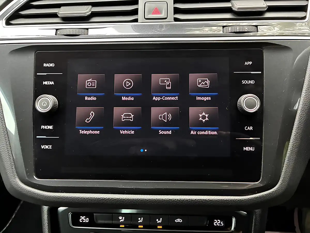 Used 2018 Volkswagen Tiguan Se Blue - Interior and Exterior details 18