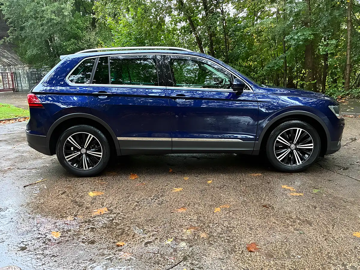 Used 2018 Volkswagen Tiguan Se Blue - Interior and Exterior details 4