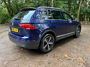 Used 2018 Volkswagen Tiguan Se Blue - Interior and Exterior details 5