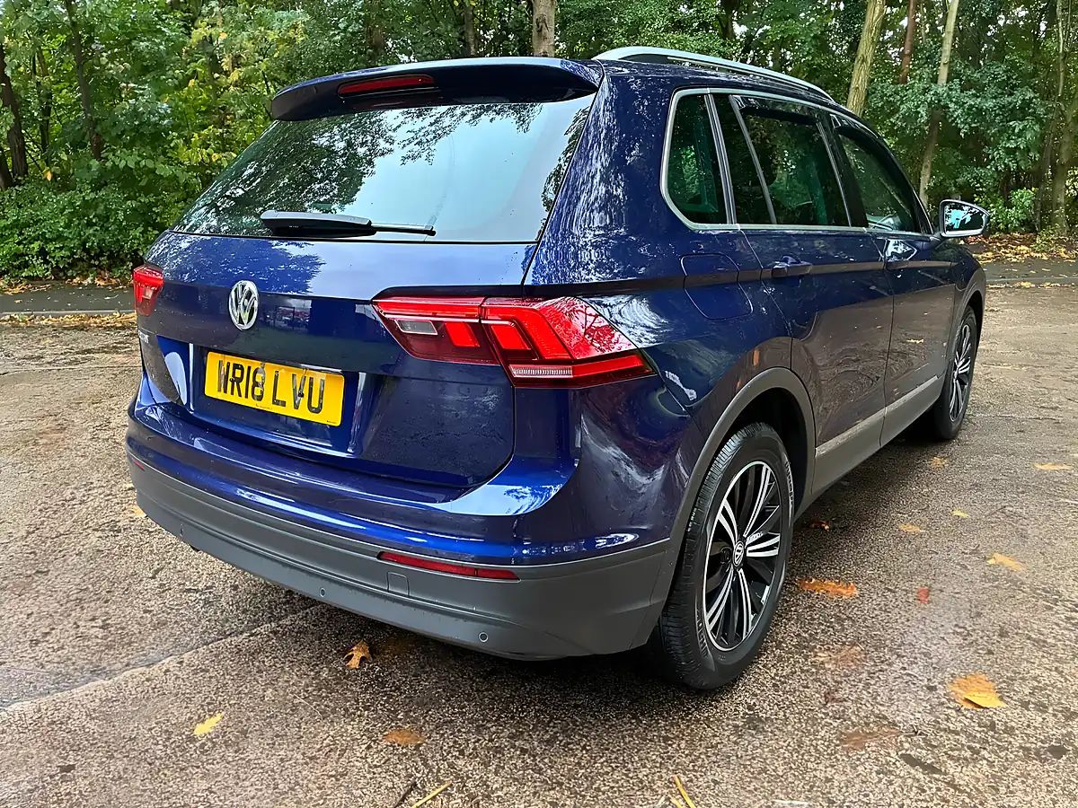 Used 2018 Volkswagen Tiguan Se Blue - Interior and Exterior details 6