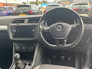 Used 2018 Volkswagen Tiguan Se Deep Black Pearl - Interior and Exterior details 10