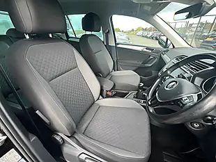 Used 2018 Volkswagen Tiguan Se Deep Black Pearl - Interior and Exterior details 11