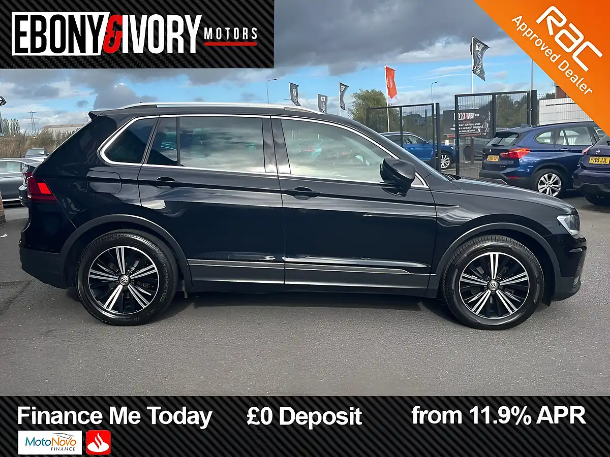 Used 2018 Volkswagen Tiguan Se Deep Black Pearl - Interior and Exterior details 7
