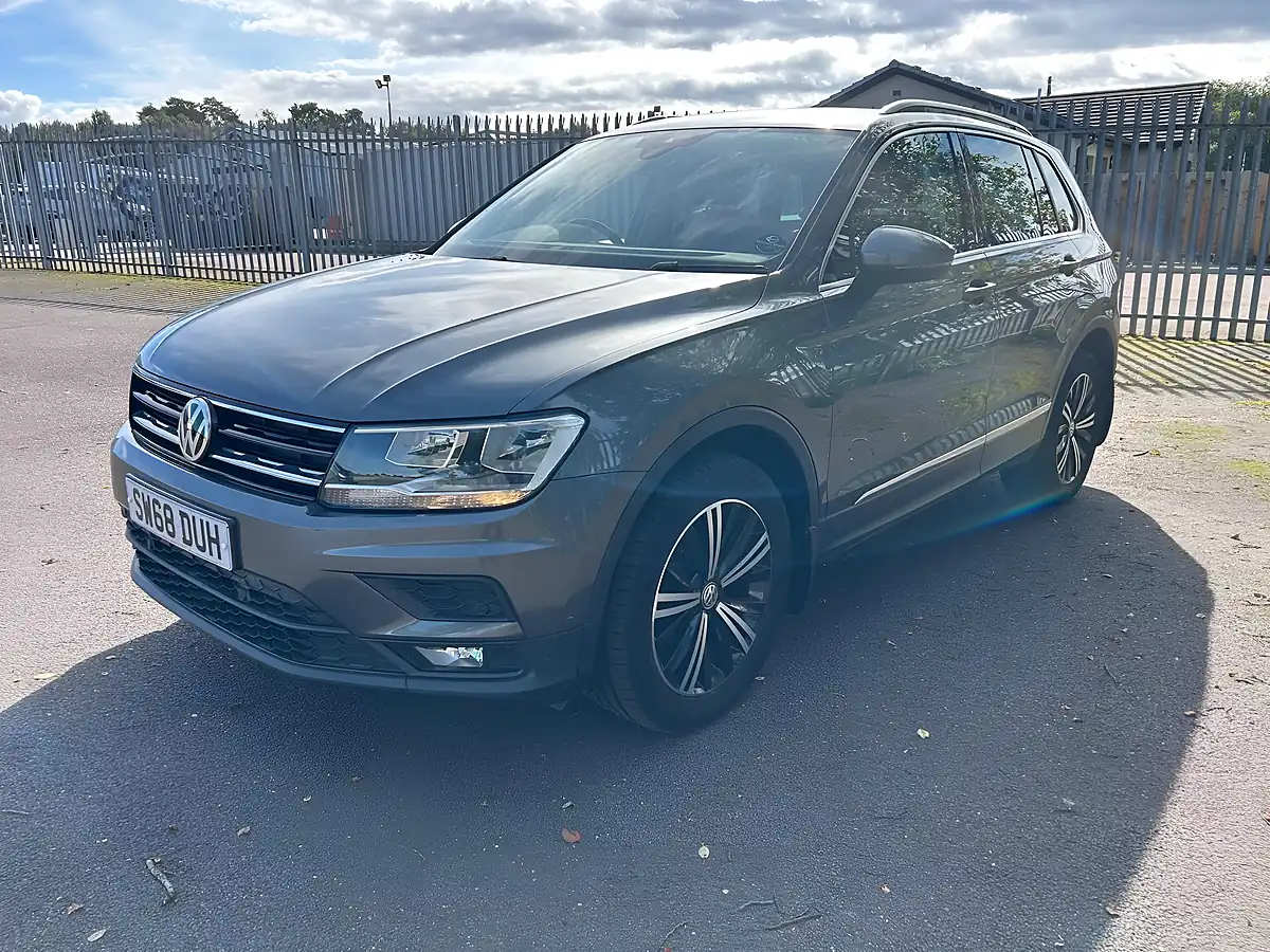 Used 2018 Volkswagen Tiguan Se Grey - Interior and Exterior details 2