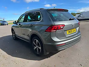 Used 2018 Volkswagen Tiguan Se Grey - Interior and Exterior details 5