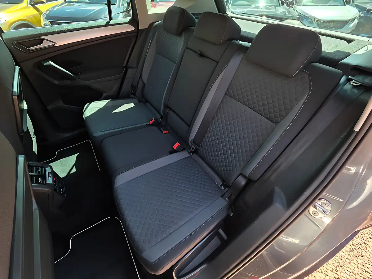 Used 2018 Volkswagen Tiguan Se Indium Grey Metallic - Interior and Exterior details 12