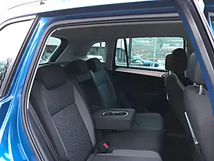 Used 2018 Volkswagen Tiguan Se Nav Caribbean Blue - Interior and Exterior details 11