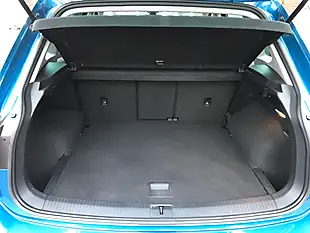 Used 2018 Volkswagen Tiguan Se Nav Caribbean Blue - Interior and Exterior details 12