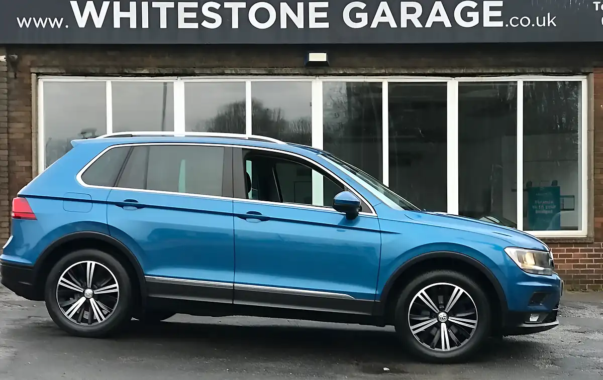 Used 2018 Volkswagen Tiguan Se Nav Caribbean Blue - Interior and Exterior details 4
