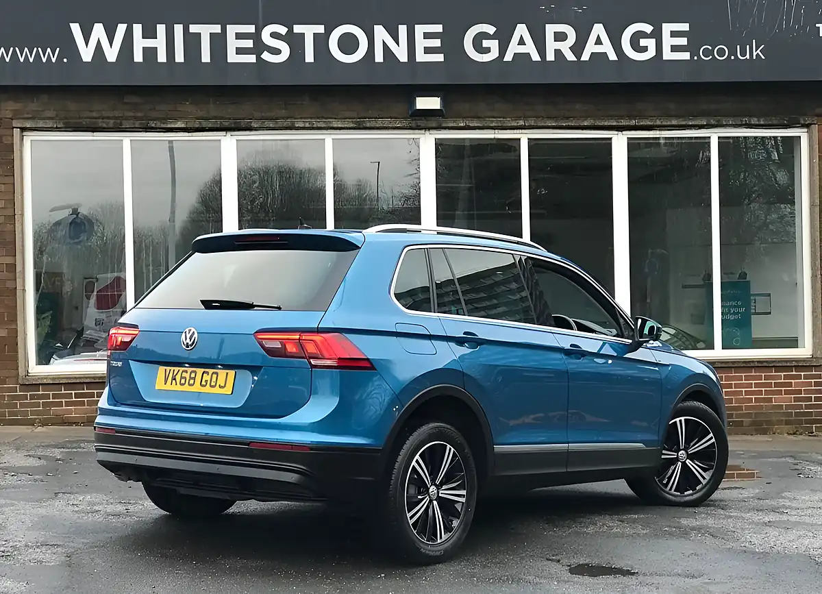 Used 2018 Volkswagen Tiguan Se Nav Caribbean Blue - Interior and Exterior details 7