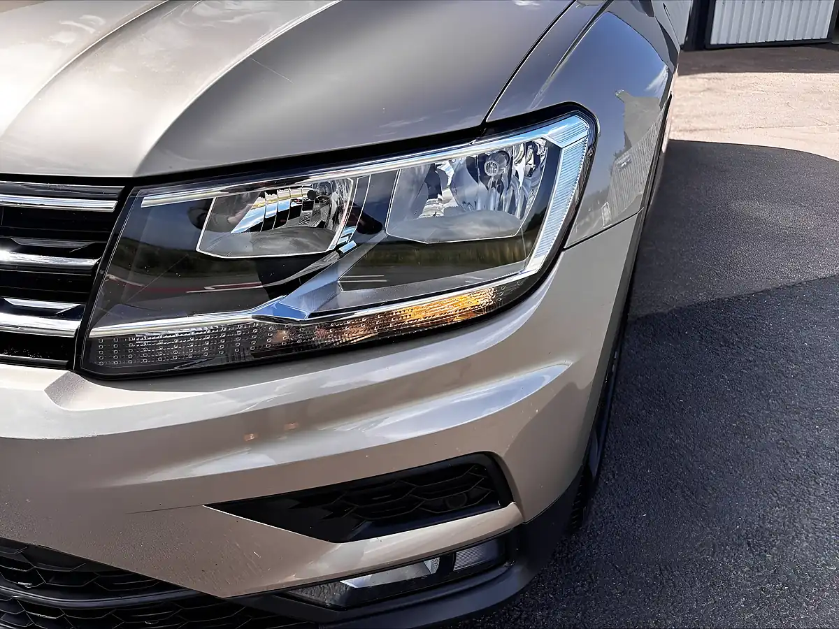 Used 2018 Volkswagen Tiguan Se Navigation Beige - Interior and Exterior details 11
