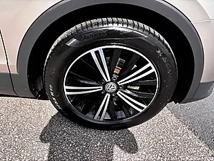 Used 2018 Volkswagen Tiguan Se Navigation Beige - Interior and Exterior details 12