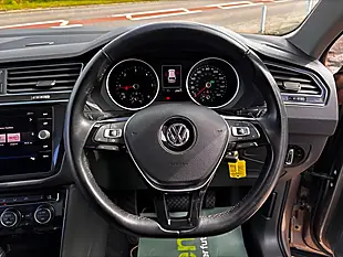 Used 2018 Volkswagen Tiguan Se Navigation Beige - Interior and Exterior details 14