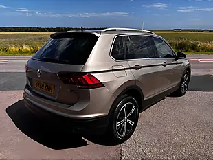 Used 2018 Volkswagen Tiguan Se Navigation Beige - Interior and Exterior details 3