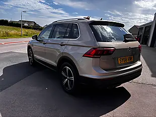Used 2018 Volkswagen Tiguan Se Navigation Beige - Interior and Exterior details 4