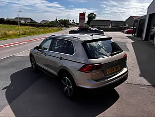 Used 2018 Volkswagen Tiguan Se Navigation Beige - Interior and Exterior details 5