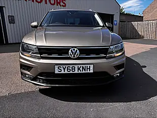 Used 2018 Volkswagen Tiguan Se Navigation Beige - Interior and Exterior details 6