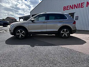 Used 2018 Volkswagen Tiguan Se Navigation Beige - Interior and Exterior details 8