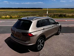 Used 2018 Volkswagen Tiguan Se Navigation Beige - Interior and Exterior details 9
