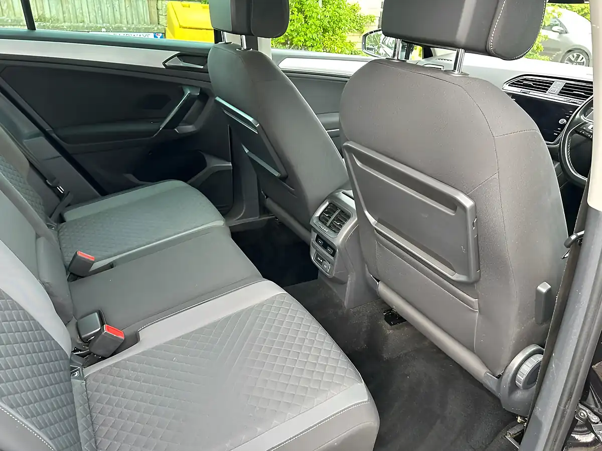 Used 2018 Volkswagen Tiguan Se Navigation Black - Interior and Exterior details 13