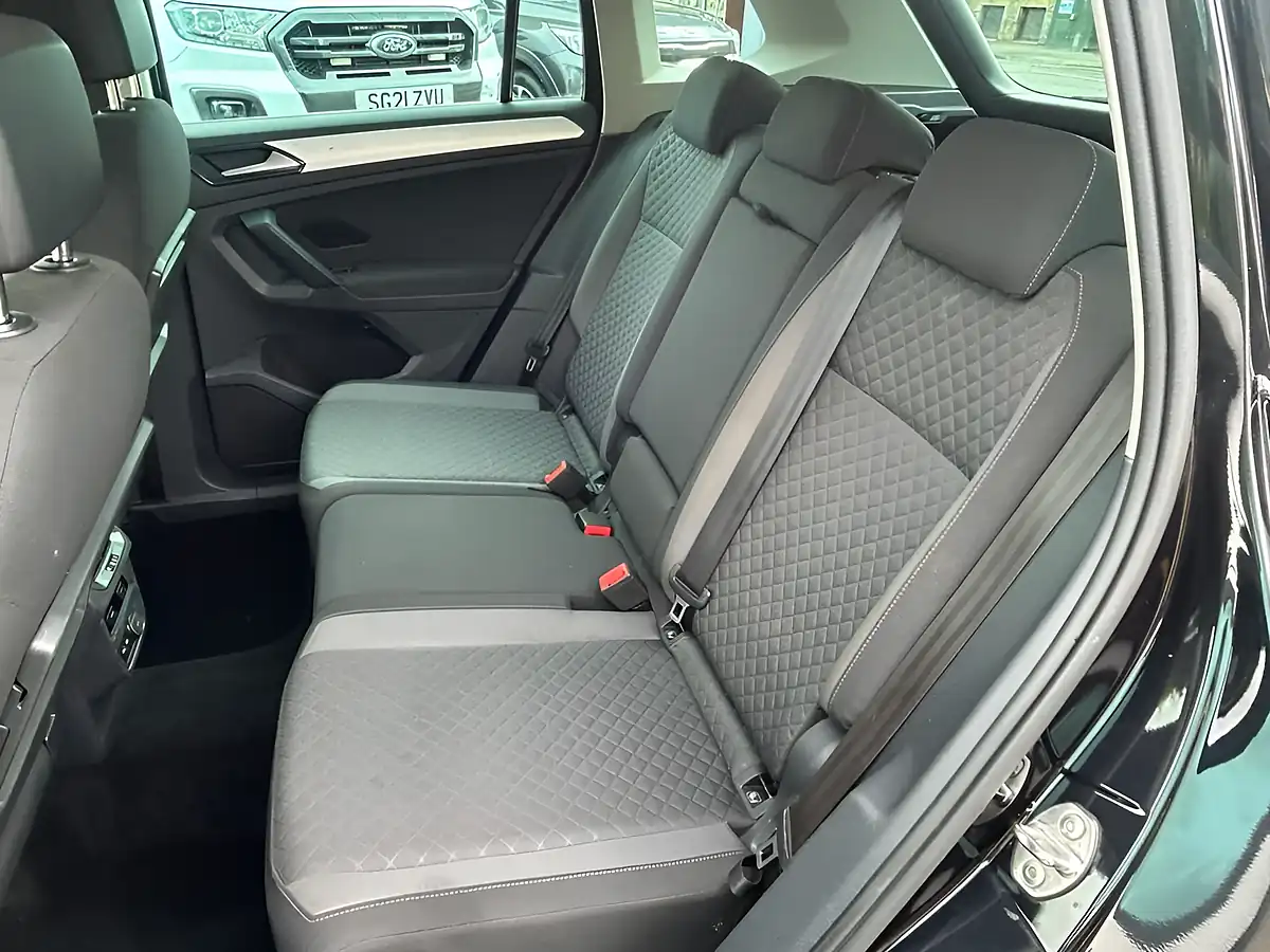 Used 2018 Volkswagen Tiguan Se Navigation Black - Interior and Exterior details 14