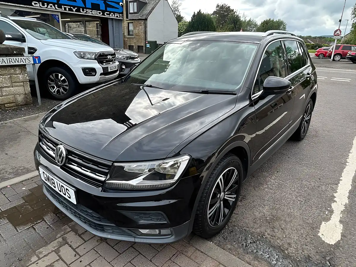Used 2018 Volkswagen Tiguan Se Navigation Black - Interior and Exterior details 2