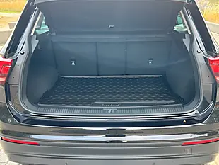 Used 2018 Volkswagen Tiguan Se Navigation Black - Interior and Exterior details 11