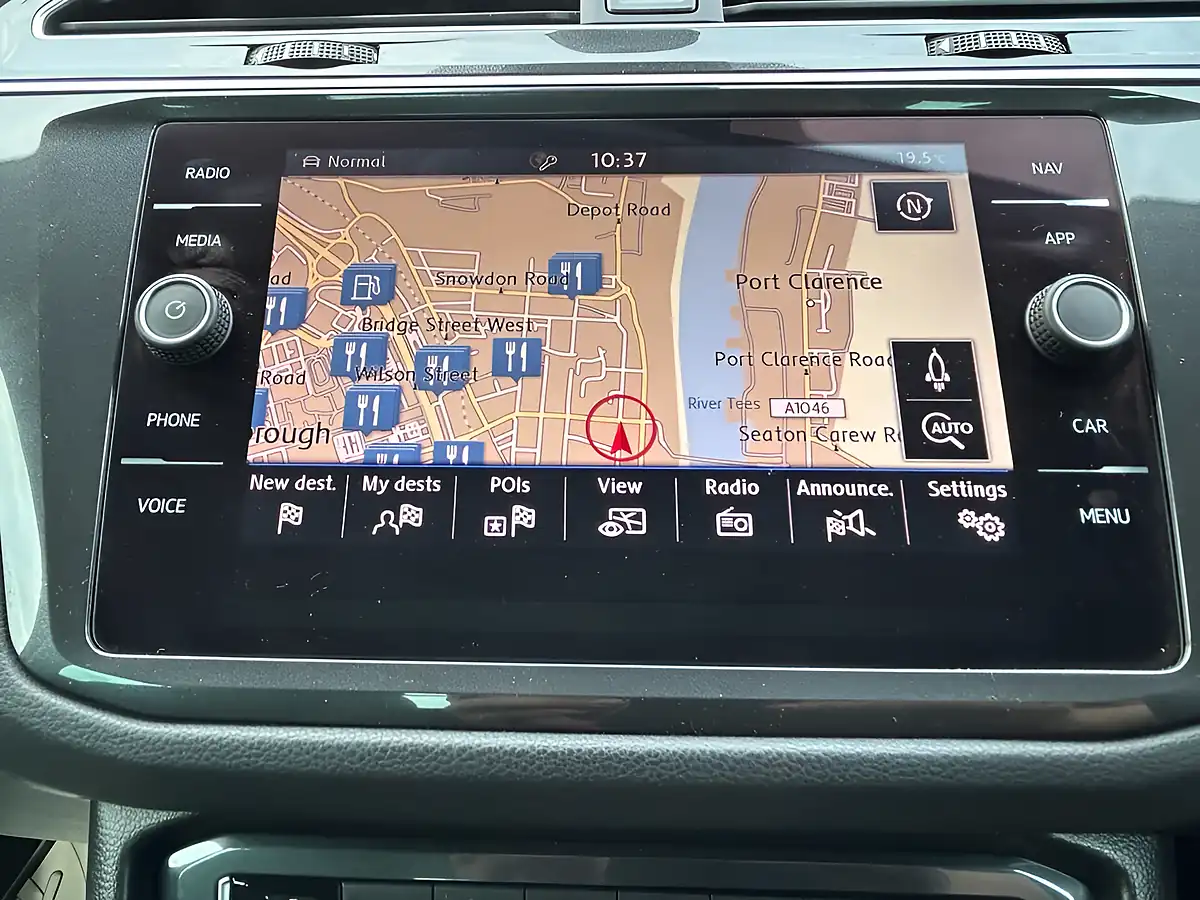 Used 2018 Volkswagen Tiguan Se Navigation Black - Interior and Exterior details 18