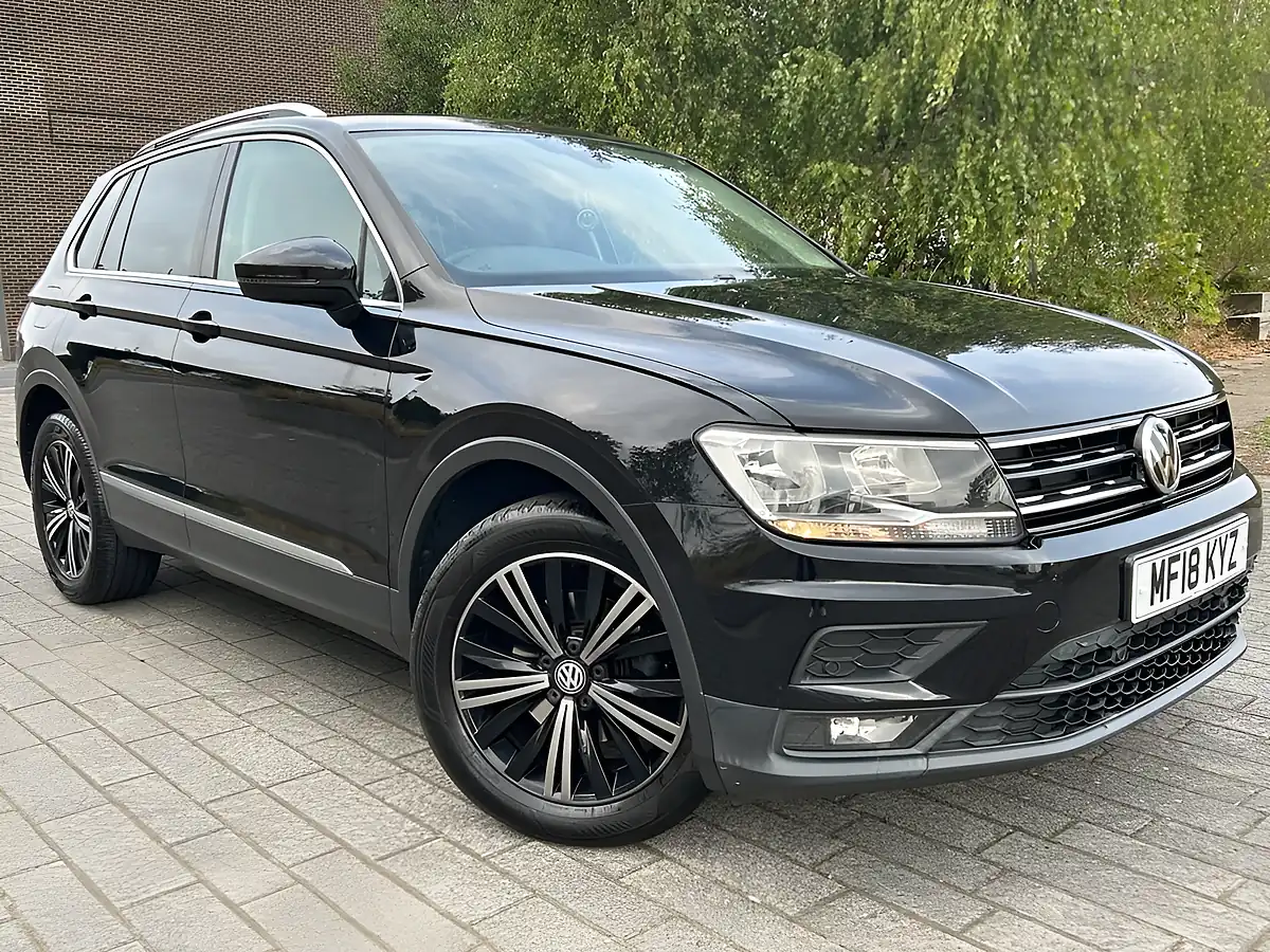 Used 2018 Volkswagen Tiguan Se Navigation Black - Interior and Exterior details 6