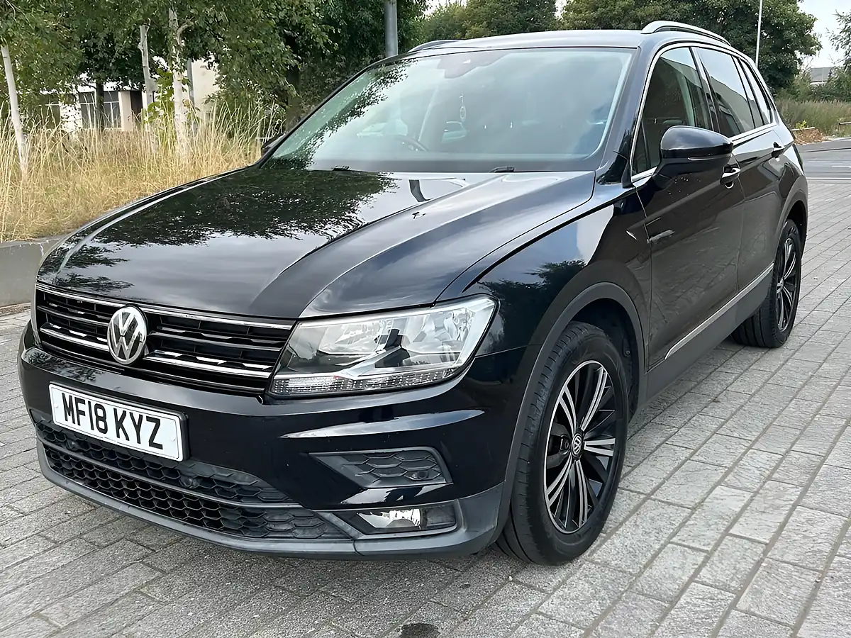 Used 2018 Volkswagen Tiguan Se Navigation Black - Interior and Exterior details 8