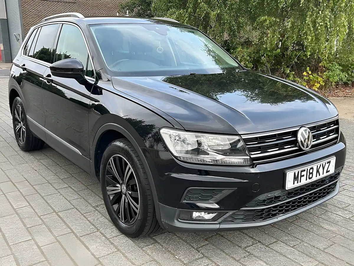 Used 2018 Volkswagen Tiguan Se Navigation Black - Interior and Exterior details 9