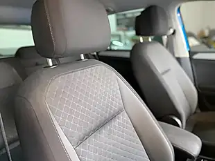 Used 2018 Volkswagen Tiguan Se Navigation Blue - Interior and Exterior details 12