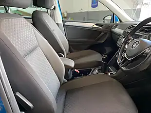 Used 2018 Volkswagen Tiguan Se Navigation Blue - Interior and Exterior details 13