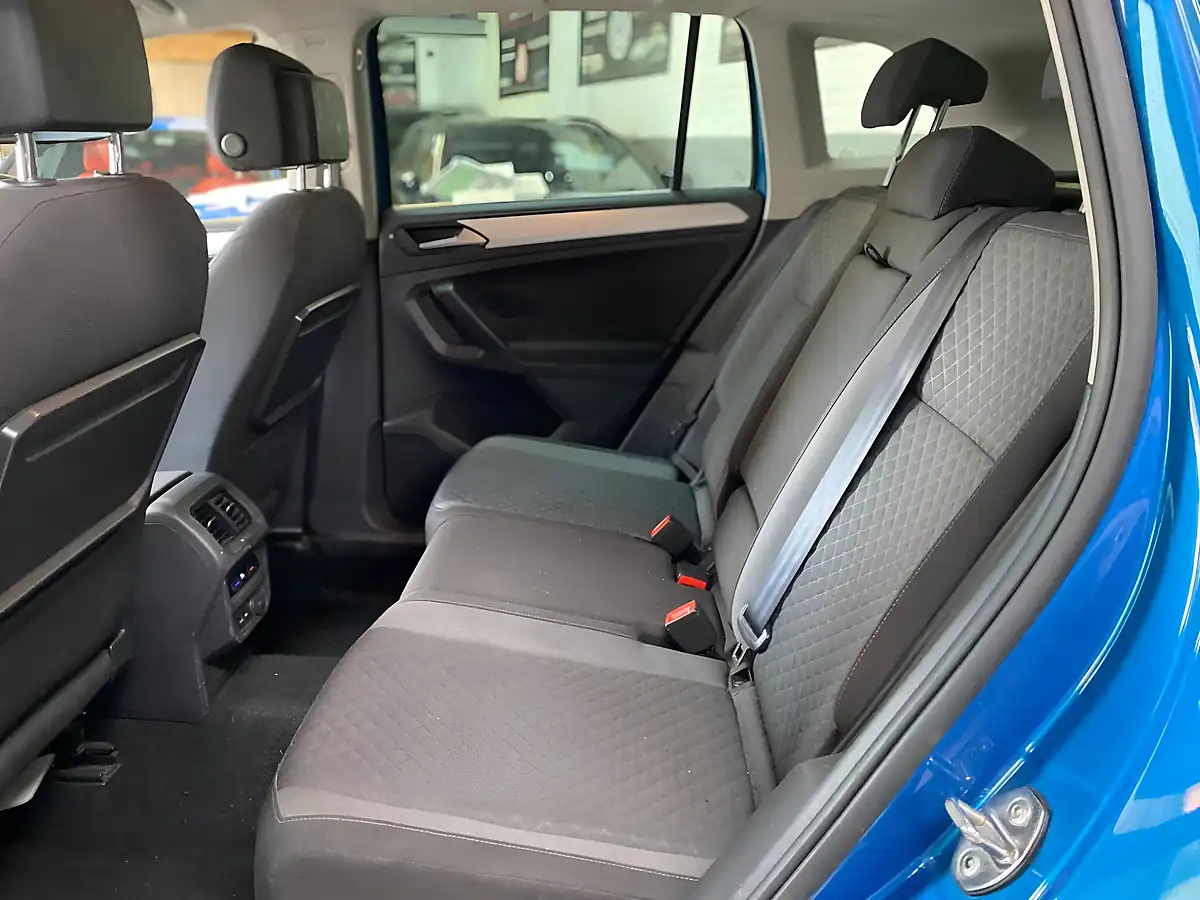 Used 2018 Volkswagen Tiguan Se Navigation Blue - Interior and Exterior details 14