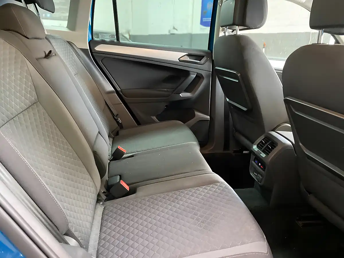 Used 2018 Volkswagen Tiguan Se Navigation Blue - Interior and Exterior details 15