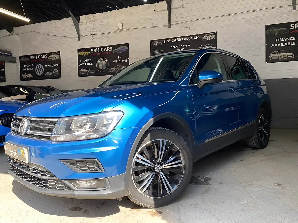 Used 2018 Volkswagen Tiguan Se Navigation Blue - Interior and Exterior details 3
