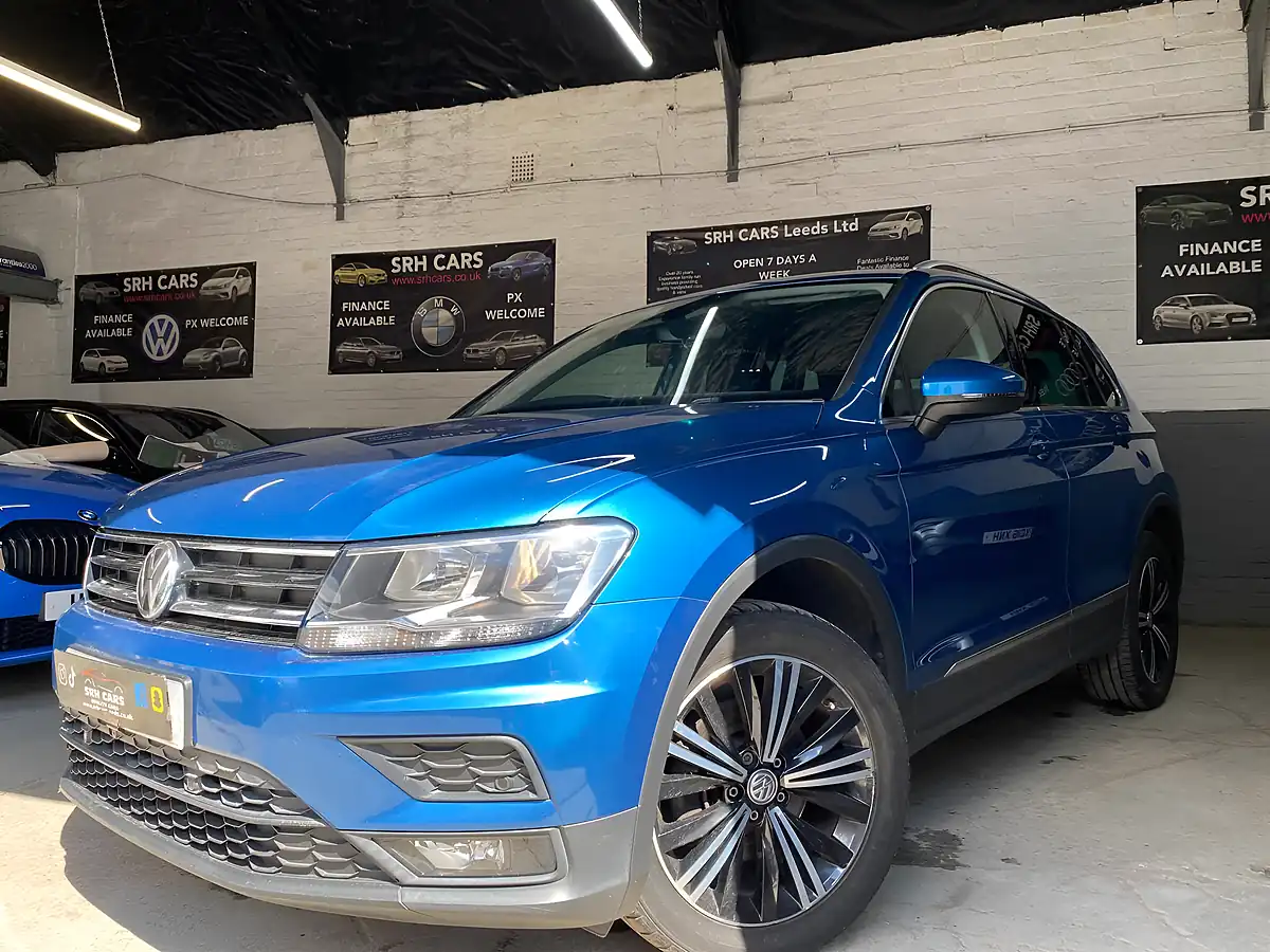 Used 2018 Volkswagen Tiguan Se Navigation Blue - Interior and Exterior details 7