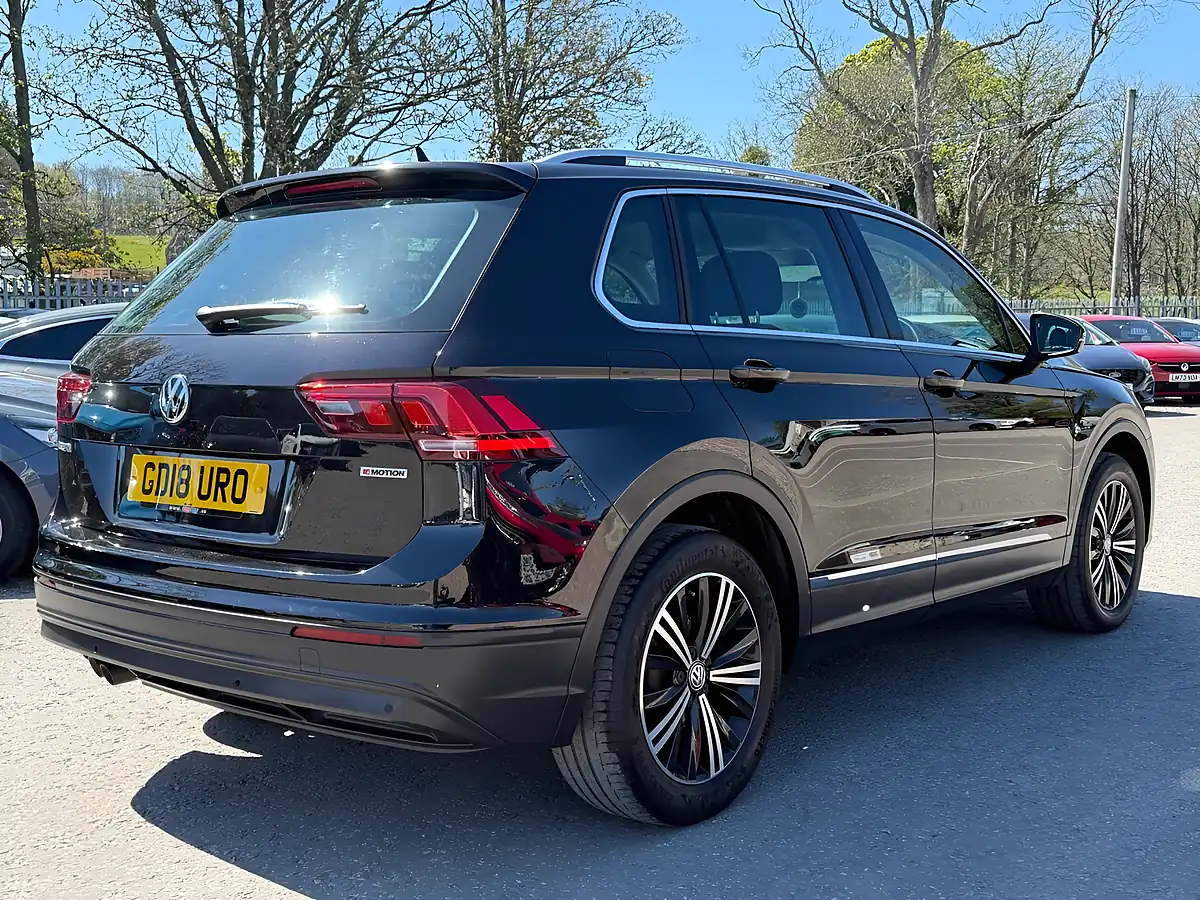 Used 2018 Volkswagen Tiguan Se Navigation Deep Black - Interior and Exterior details 4