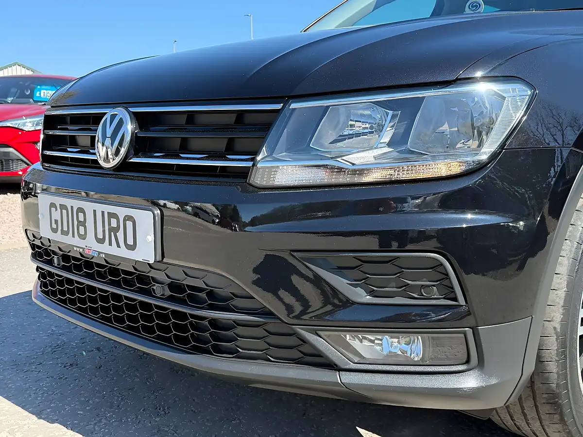 Used 2018 Volkswagen Tiguan Se Navigation Deep Black - Interior and Exterior details 8