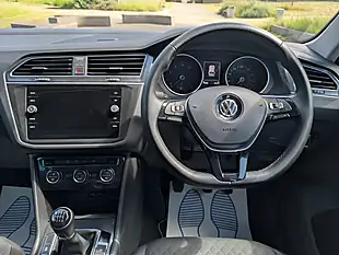 Used 2018 Volkswagen Tiguan Se Navigation Grey - Interior and Exterior details 19