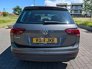 Used 2018 Volkswagen Tiguan Se Navigation Grey - Interior and Exterior details 5