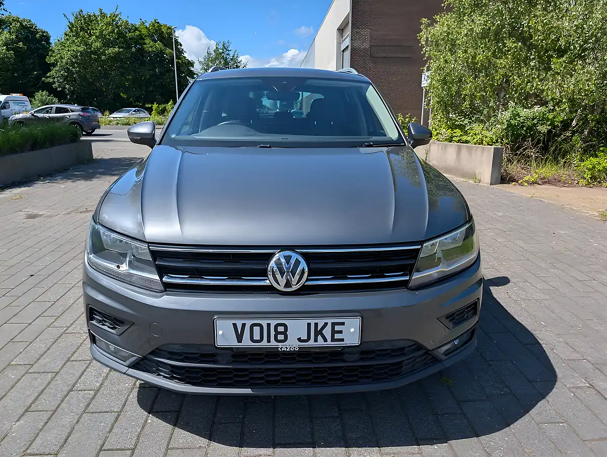 Used 2018 Volkswagen Tiguan Se Navigation Grey - Interior and Exterior details 7
